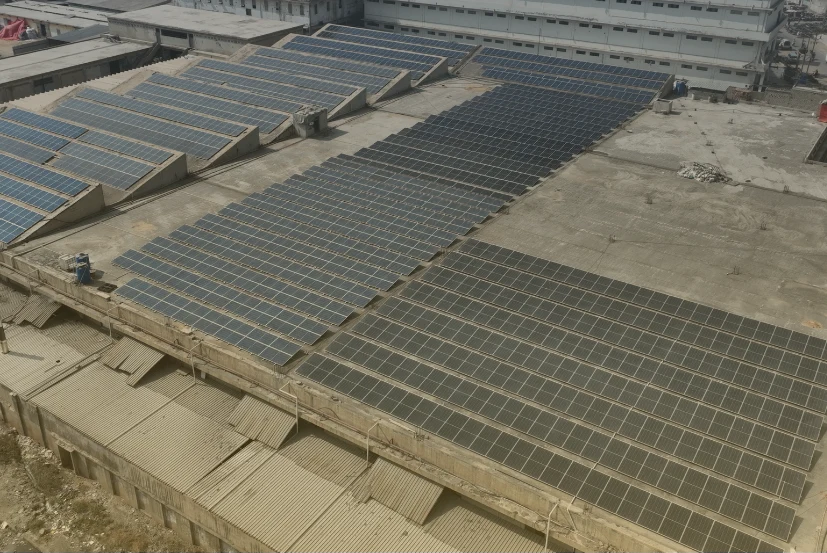 Aerial photograph of the Summit Industries rooftop solar installation